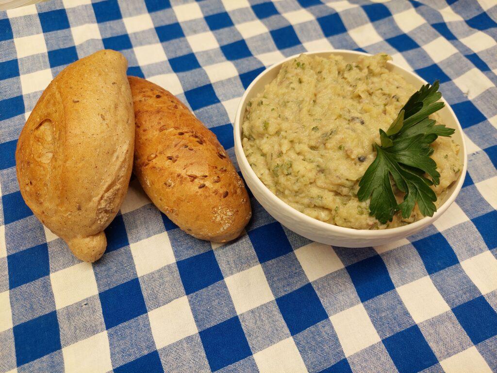 Heringaufstrich mit Gebäck